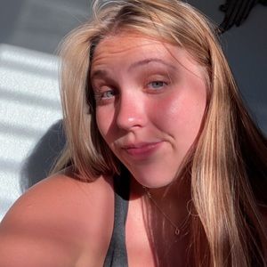 Meet your Posher, Ava